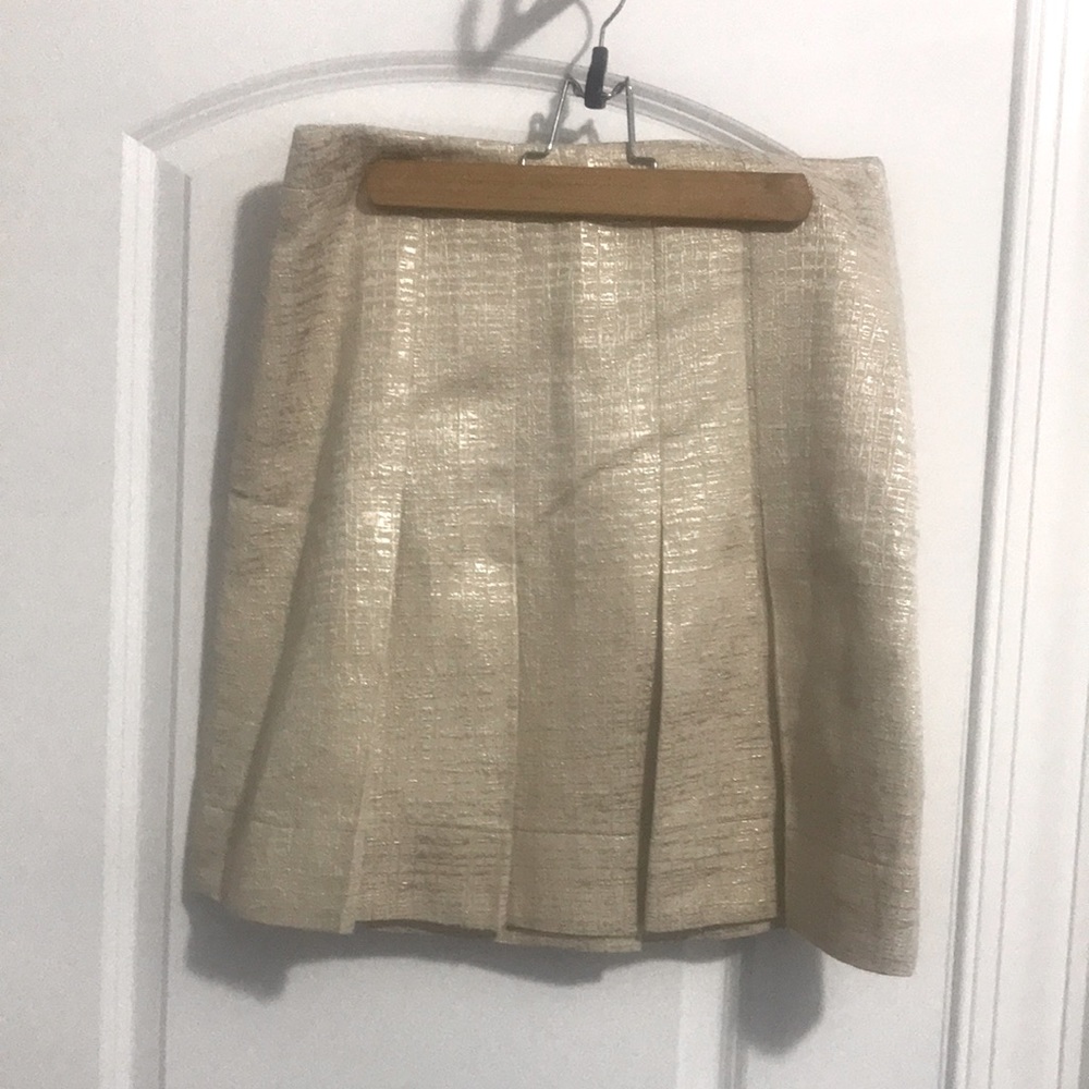 CLUB MONACO size 4 box pleat skirt